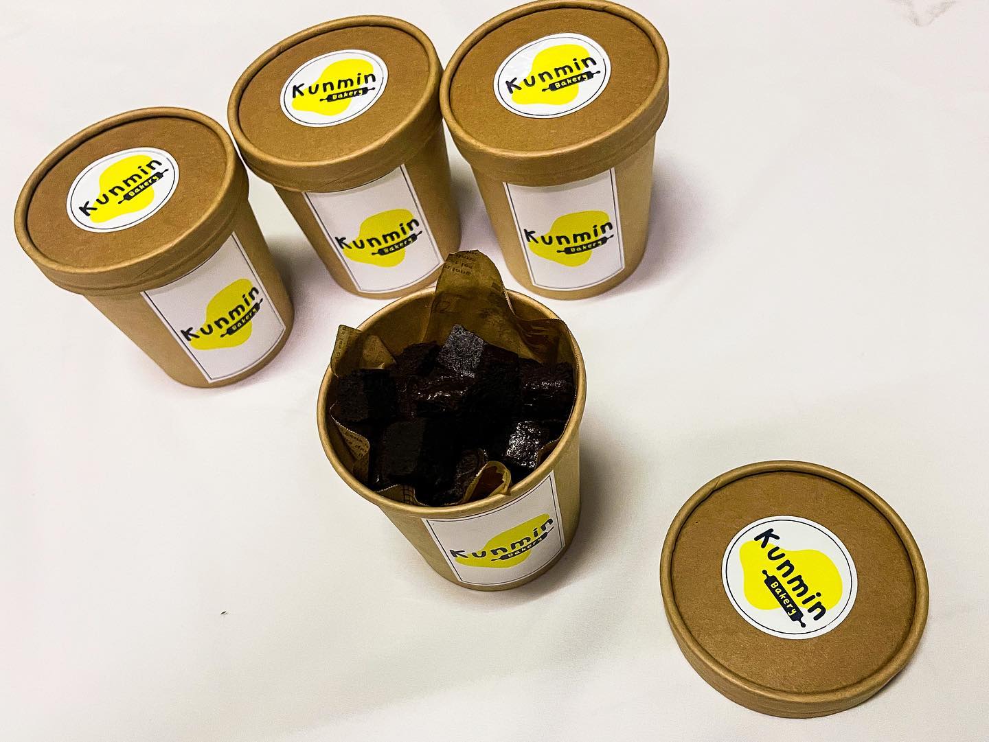 Kunmin Bakery - Brownie Cube สูตรเข้มข้น หวานน้อย Dark... | Facebook