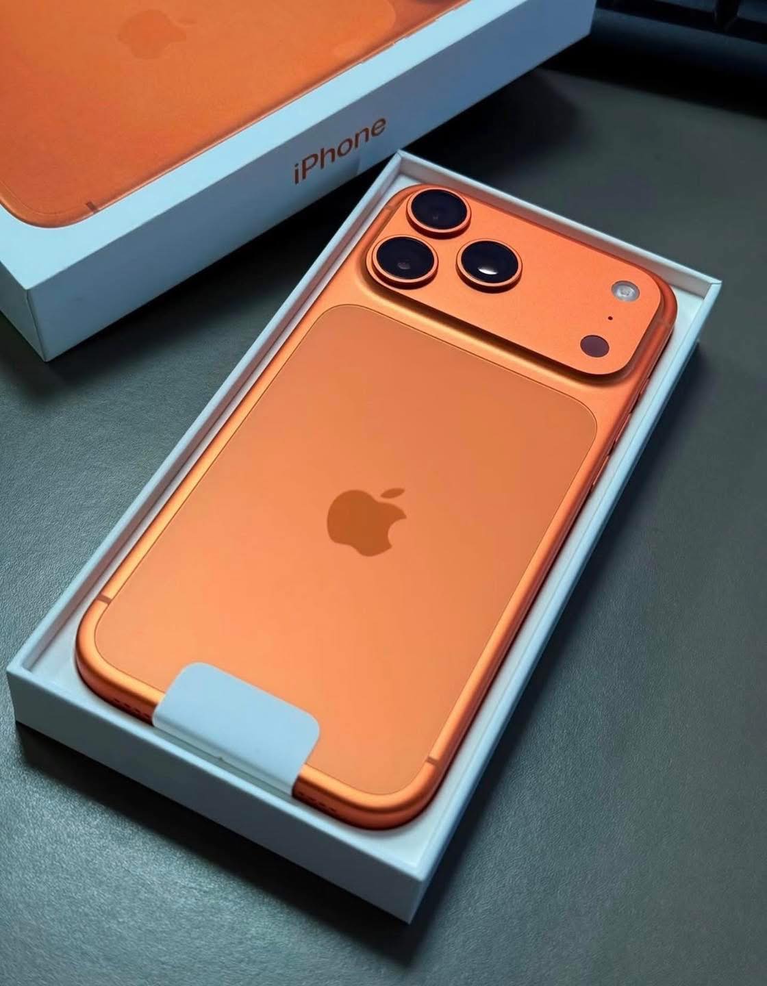iPhone 17 Pro Max Orange Cosmic 🧡📱😍