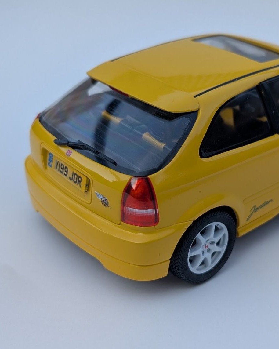 Jordan Mugen-Honda EJ10 in scale 1:24 built by Daniel Stone