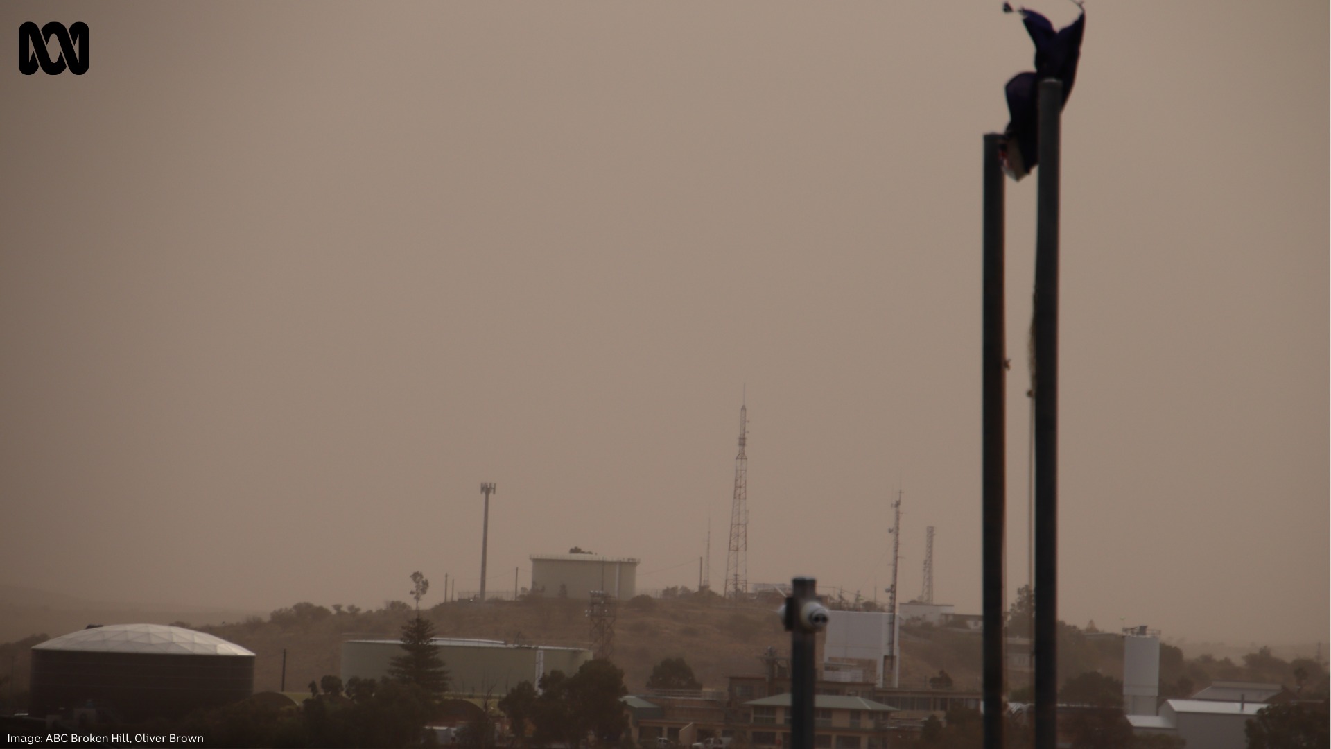ABC - The dust and dirt from South Australia has arrived in Broken Hill ...