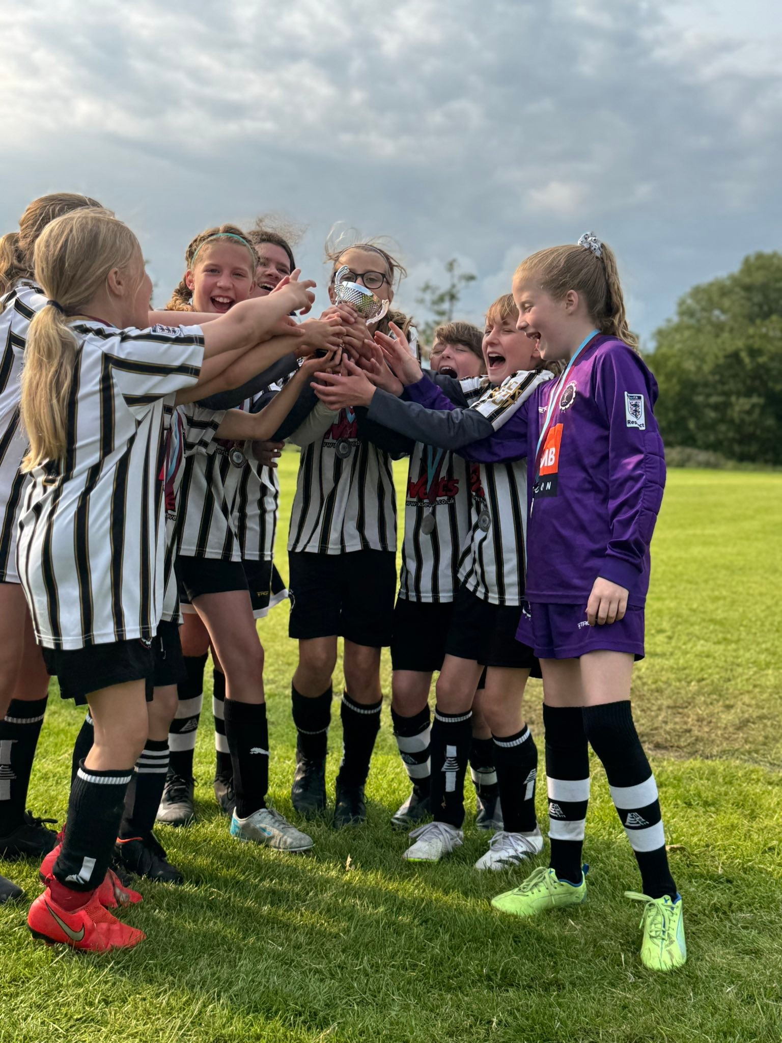 Doveridge Junior Girls & Boys