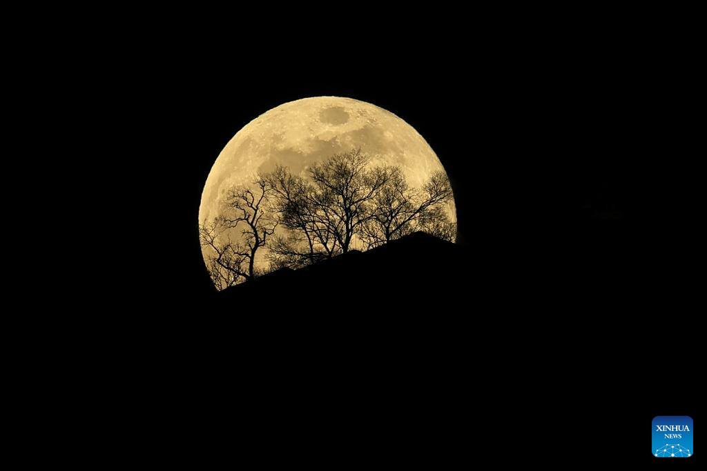 First super moon of 2026 captures millions of eyes across China