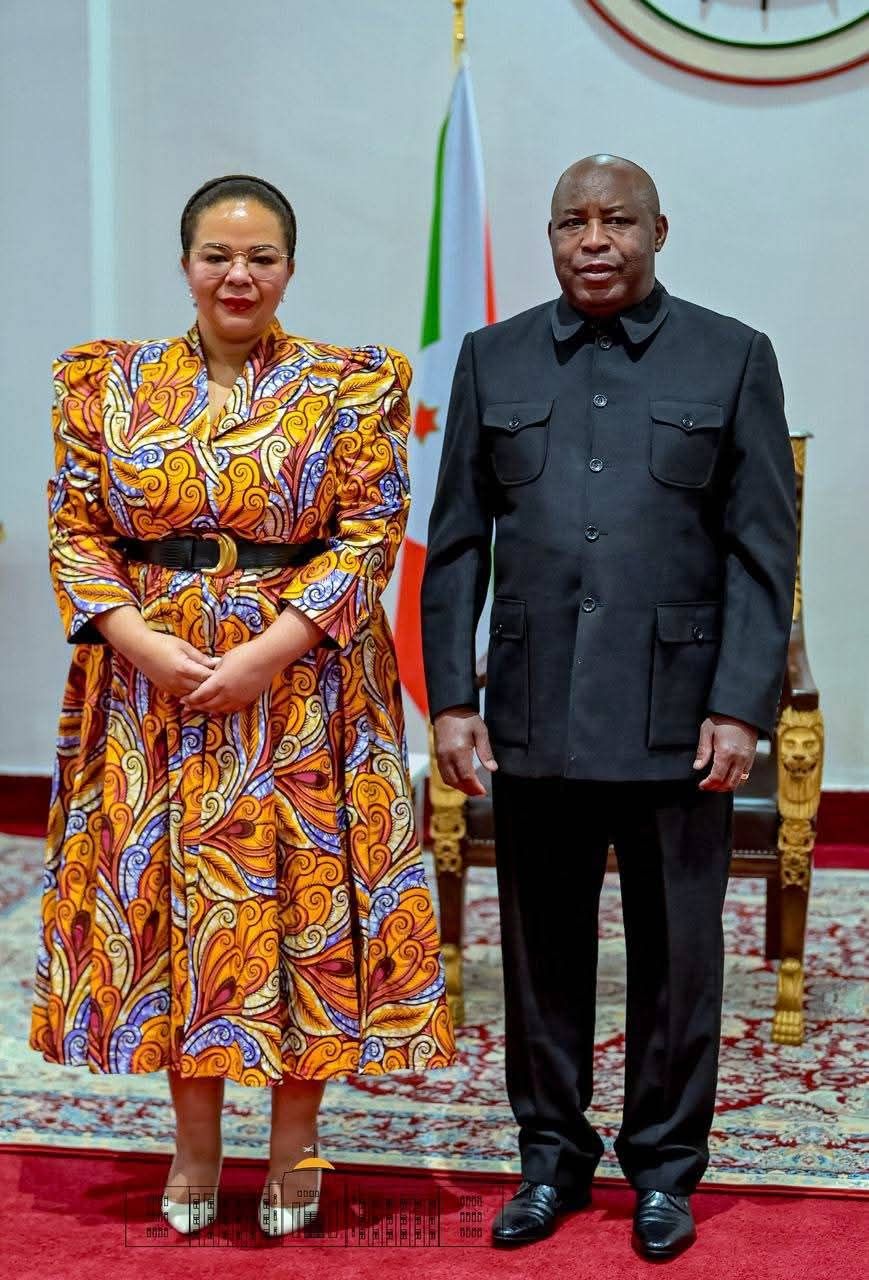 ARC Urunana Nyarwanda France. - Mukanya gashize Kigali yavugaga indege ...