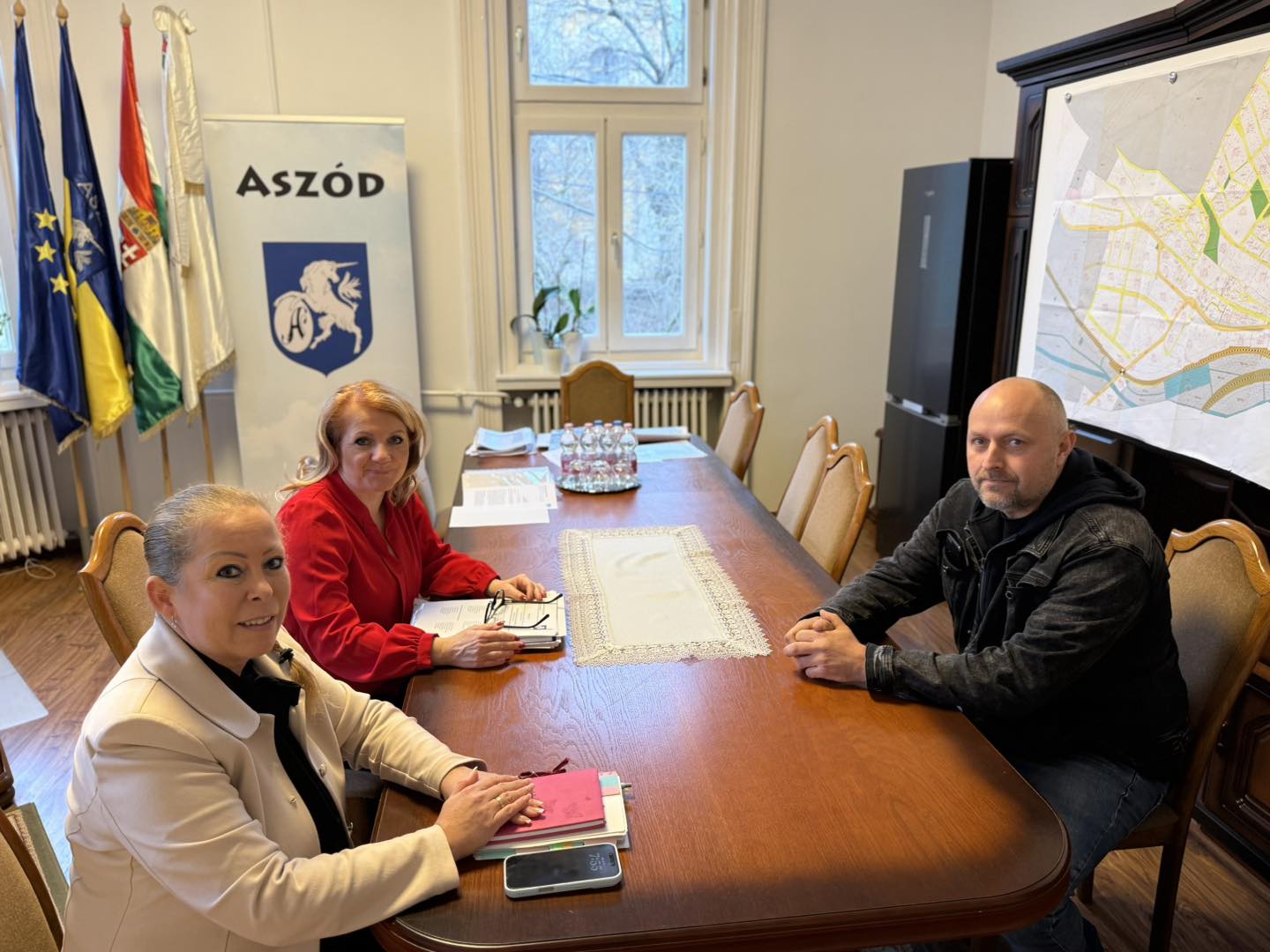 Aszód - Győrfiné Dr. Hajdú Szilvia polgármester és Kuruczné Székfi ...