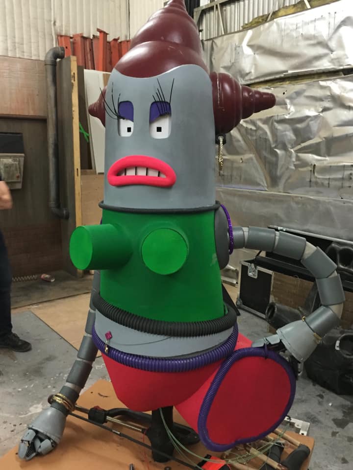 Dan - Hermaphrobot animatronic puppet that we made for my Futurama ...