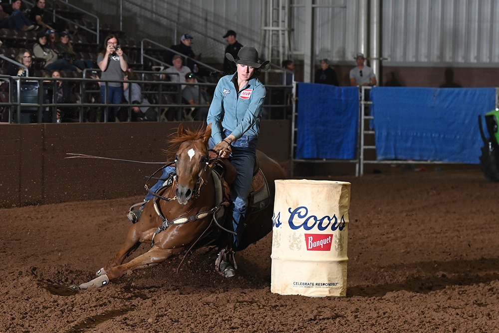 TwisTed Rodeo - Trey Benton rides Pete Carr''s Red One for 86.5 points ...