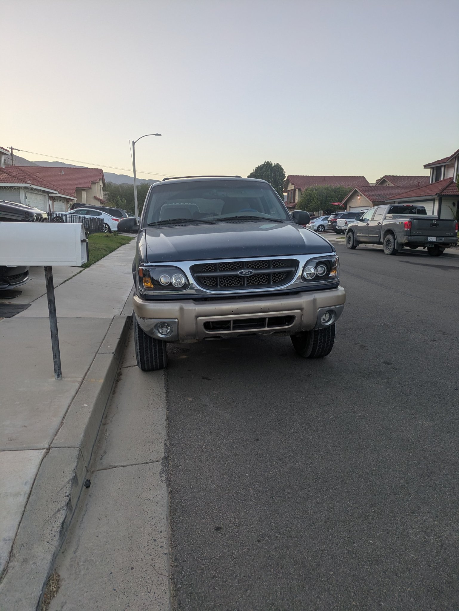 Center & Overhead Console Parts for 2005 Ford Explorer Sport Trac for sale