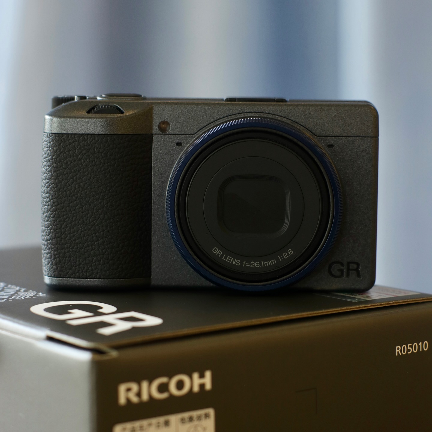 Ricoh GR iiix Urban Edition? The model that In ever-changing city 