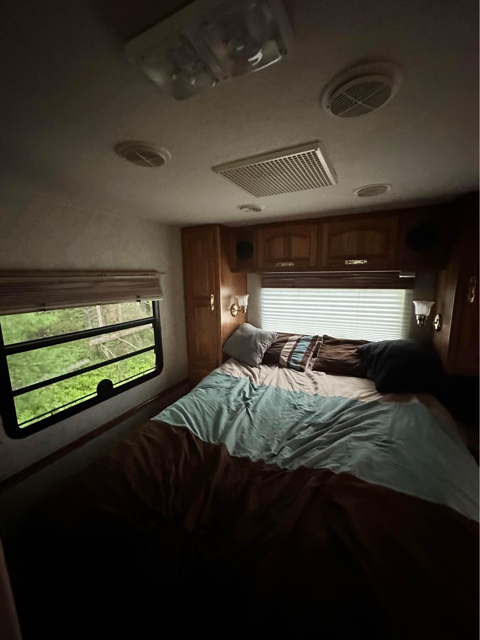 1996 Damon Intruder 32” Motorhome - RVs & Campers - Alpena Junction ...