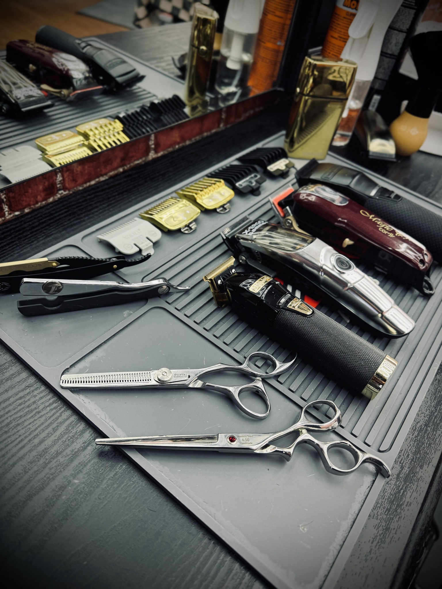 Cut To The Chase Barbershop