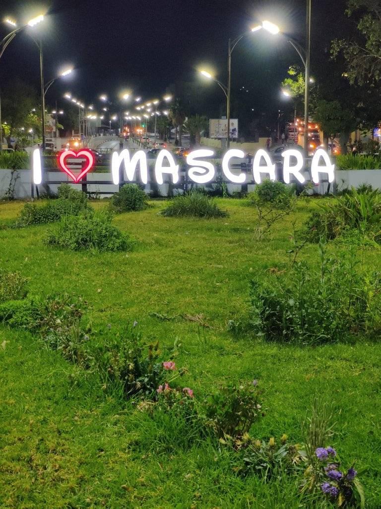بارتجي شخص من ولاية معسكر راهو ينام في العراء و في هذا البرد القارس ...