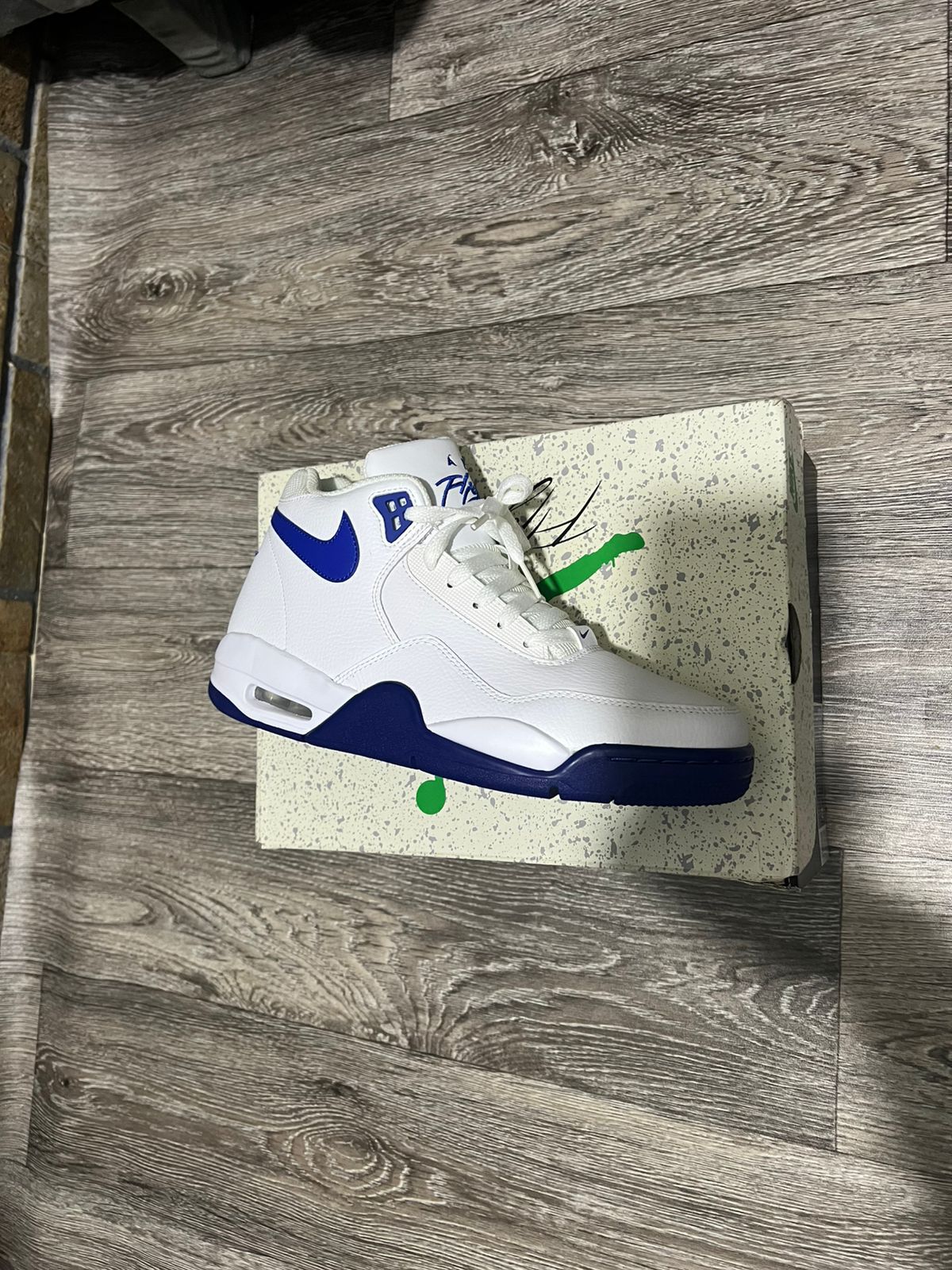 N I K E JORDAN POINT LANE WHITE FIREBERRY ORIGINAL 💯💯 Size 45