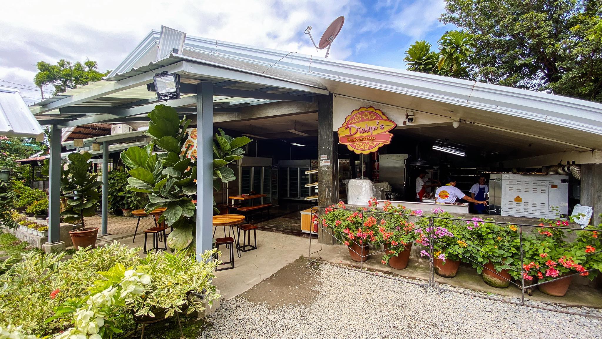 Bay's Inn Resort -... - Bay's Inn Resort - Baler, Aurora