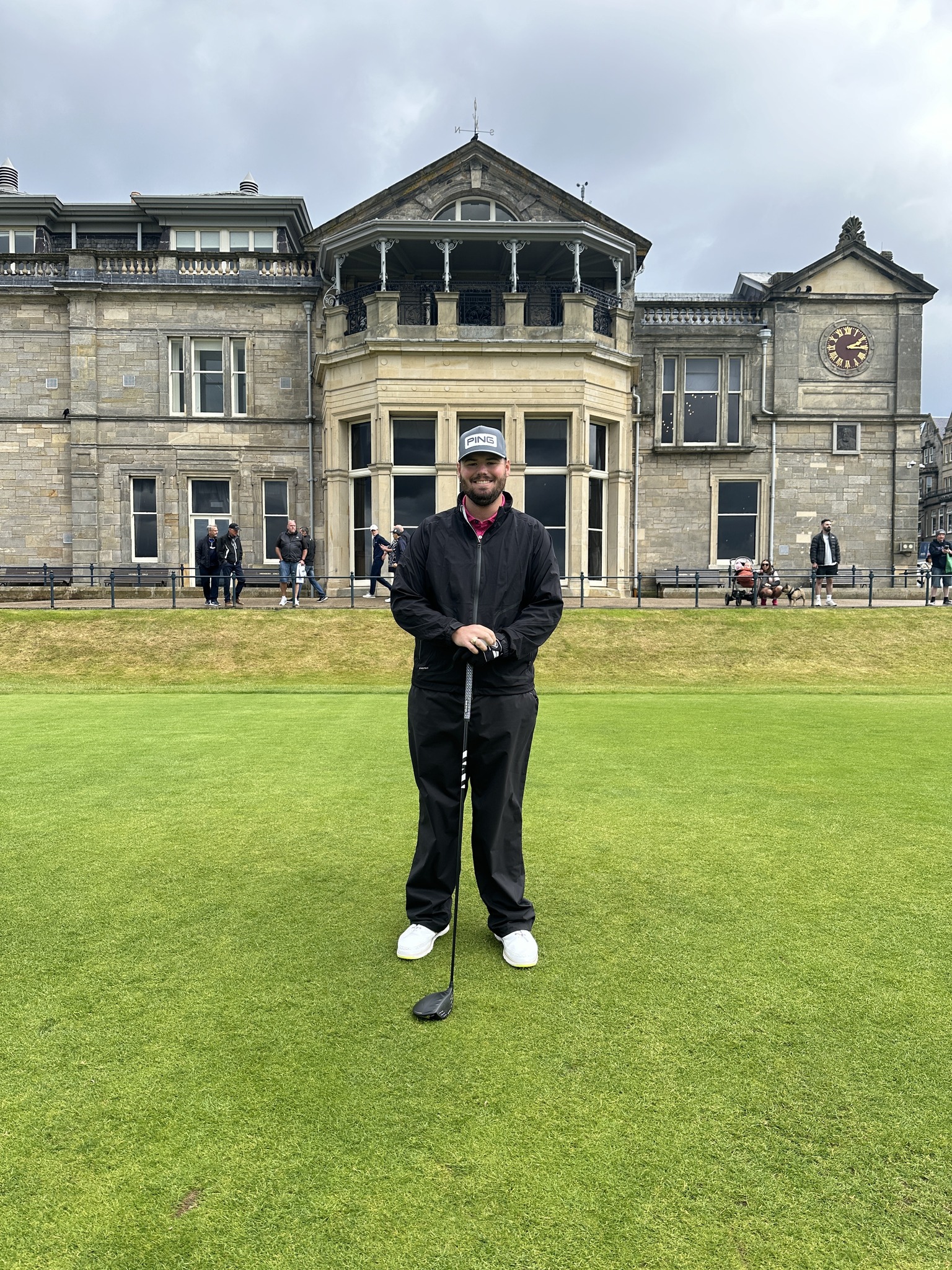Pretty good for a ego chip #golf #golfer #golfaddict | Dylan Hathorn Golf