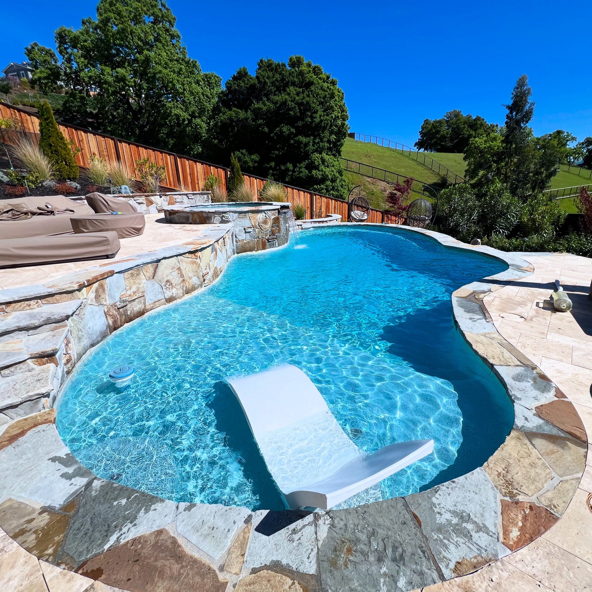 Isla Pools