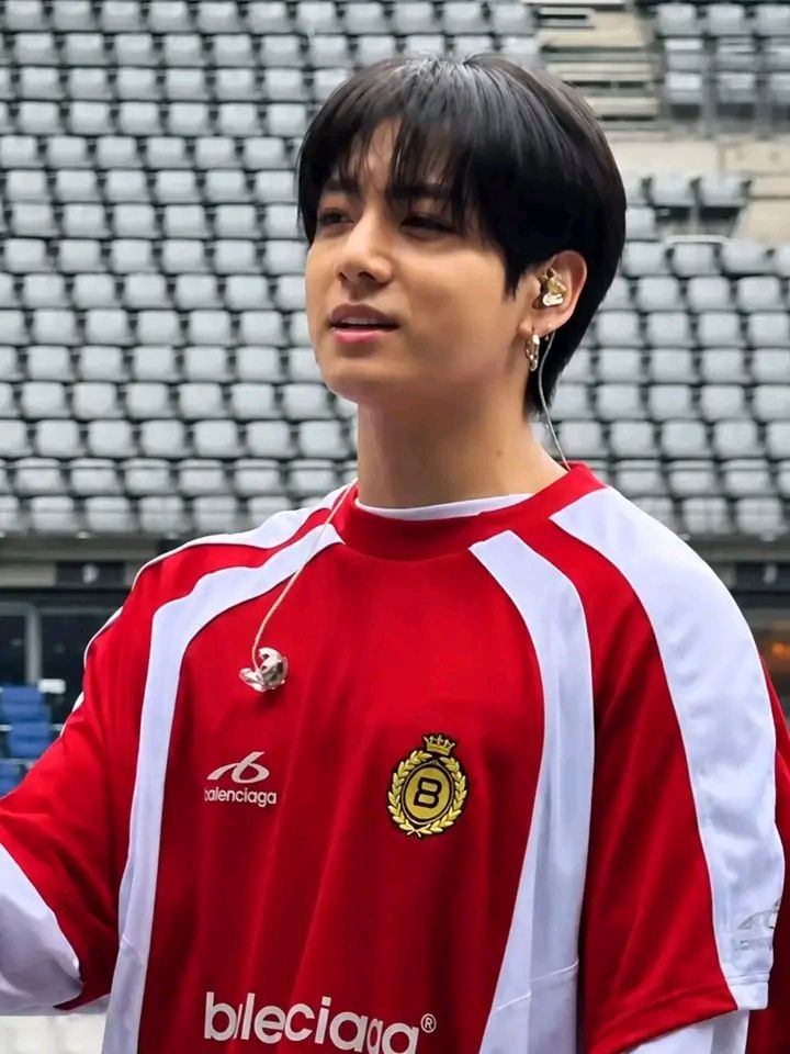 Jeon Jungkook in red for Paris concert sound check day 2