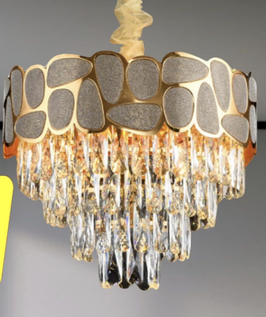 chandeliers Khalid