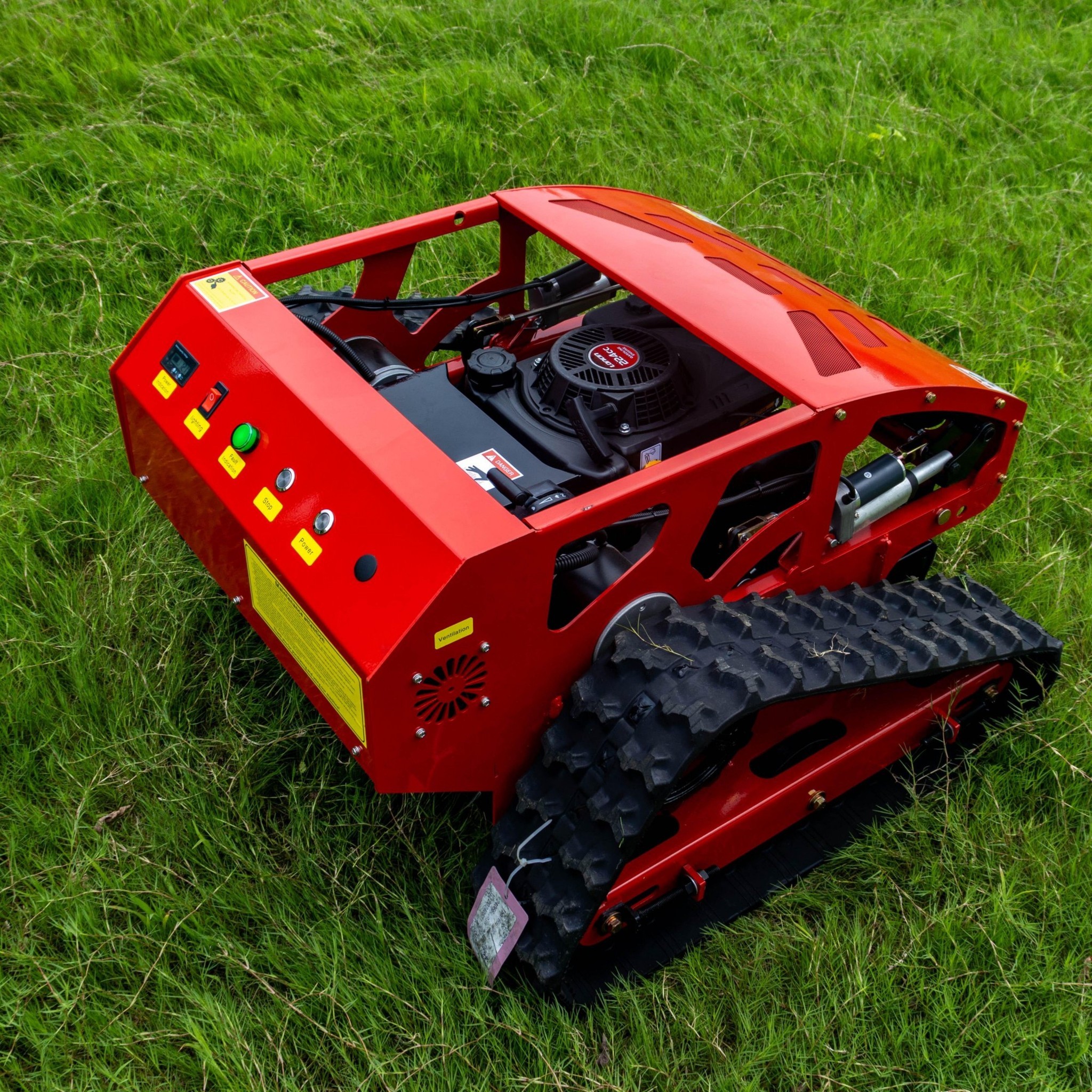 Remote-controlled tracked slope mower from China. Safe grass cutting on ...