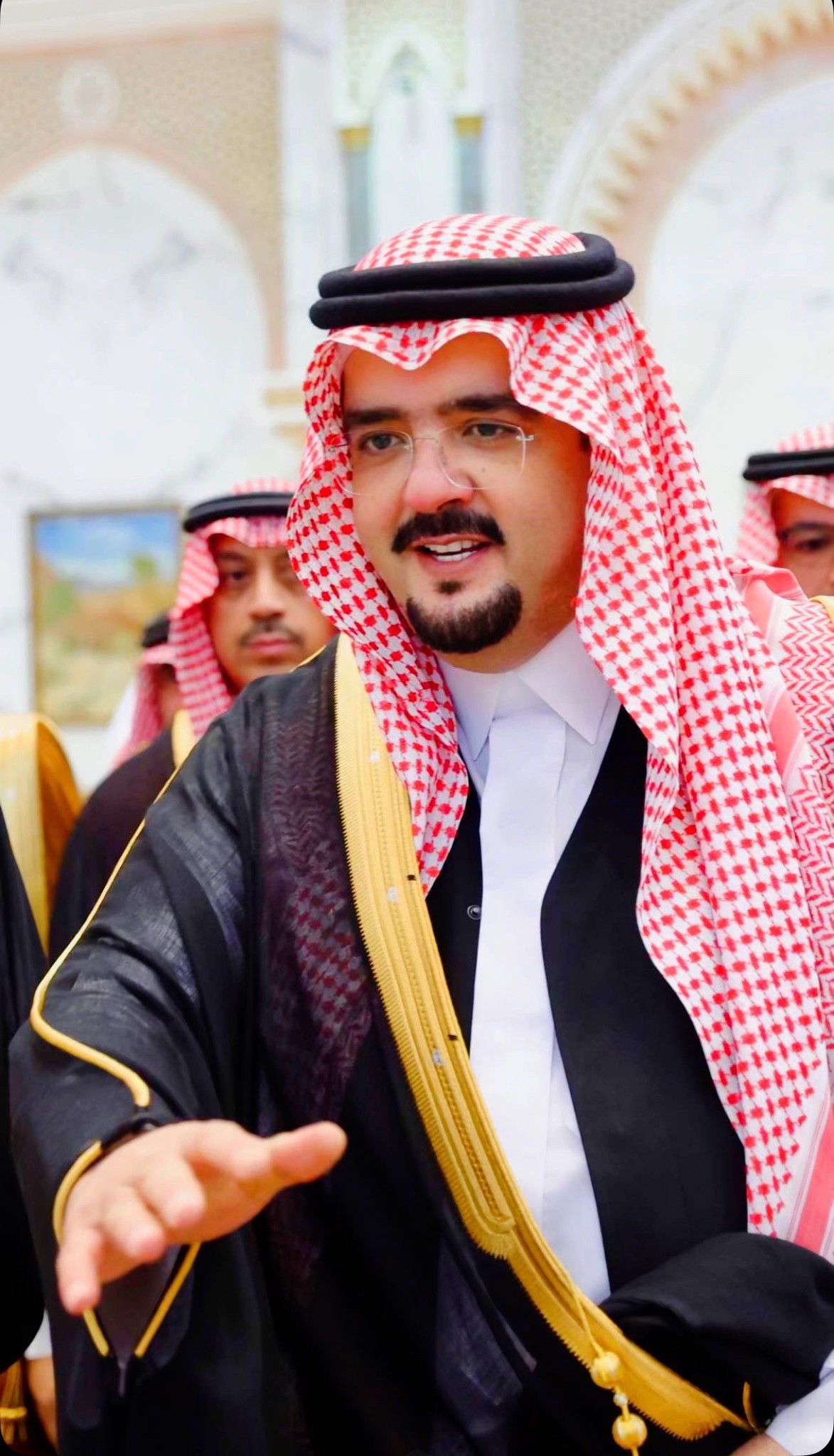 فيديو جميل وعفوي للملك فهد بن عبدالعزيز رحمه الله 🤲🏻 وابنه الأمير ...