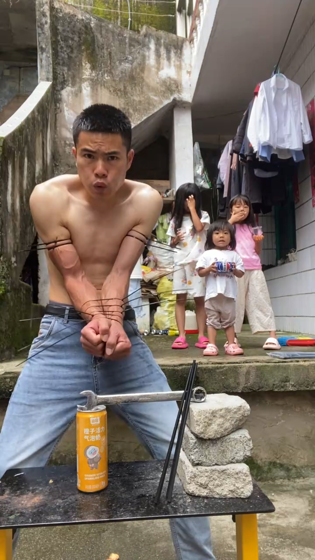 Breaking Beef Bones With Bare Hands - Real Iron Hand Kung Fu - Speed ...