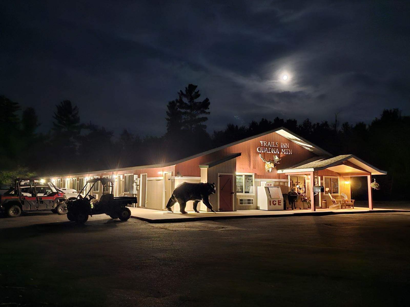 Trails Inn Quadna Mountain Motel & RV Park