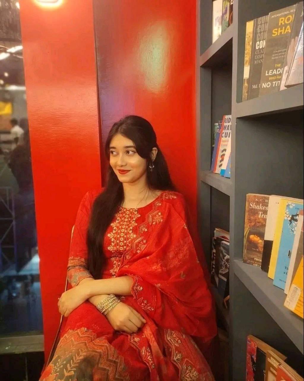 Laboni Islam