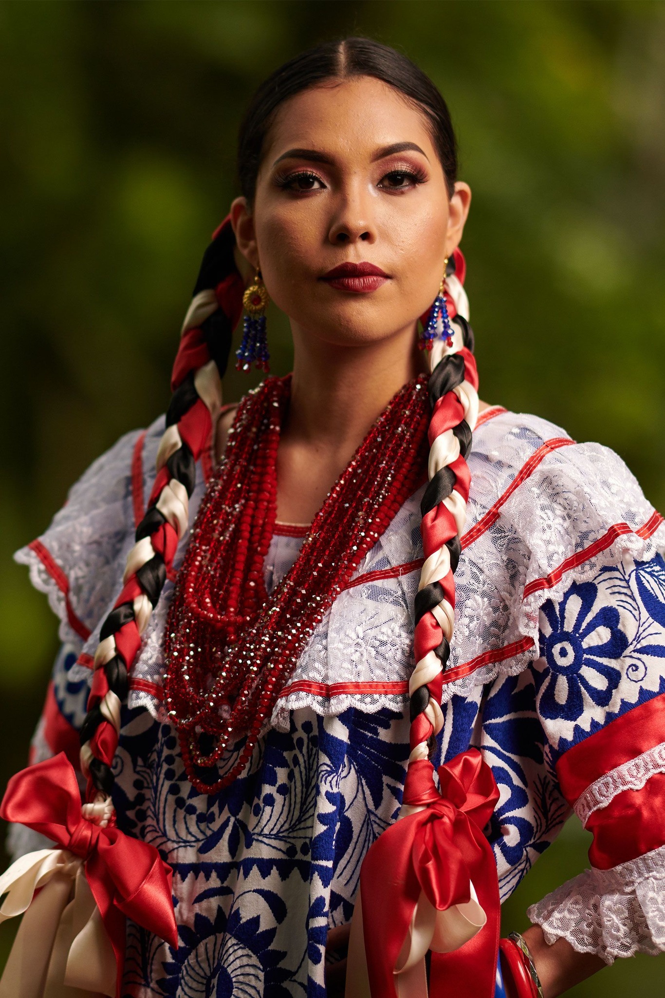 mexican culture dress Traditional Girls Casual 39 in Adjustable waist with tie straps for a flexible and comfortable fit Why You’ll Love It Authentic Jalisco folkloric design Comfortable fit with great movement for dancing Perfect for Mexican cultural events and themed celebrations Handmade by Mexican artisans Easy to style with rebozos Traditional Mexican dress · V&A