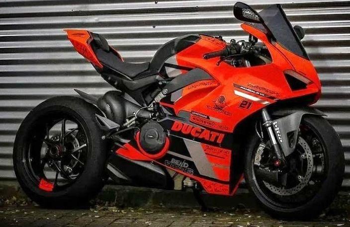 ZX-25R ZX-4R M1000RRタイプウイングレットです。 KABONより大型で迫力