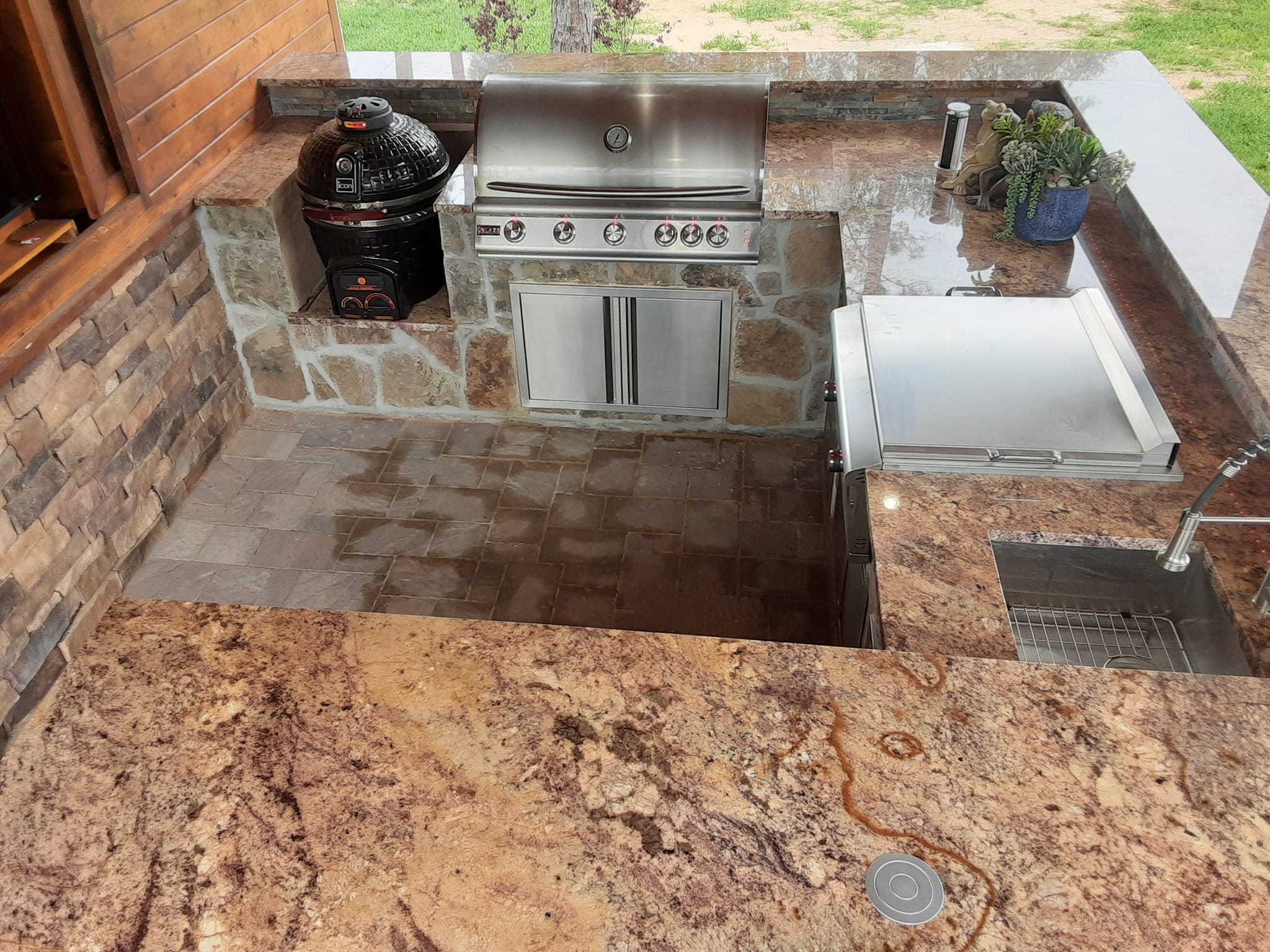 Epic Outdoor Kitchens