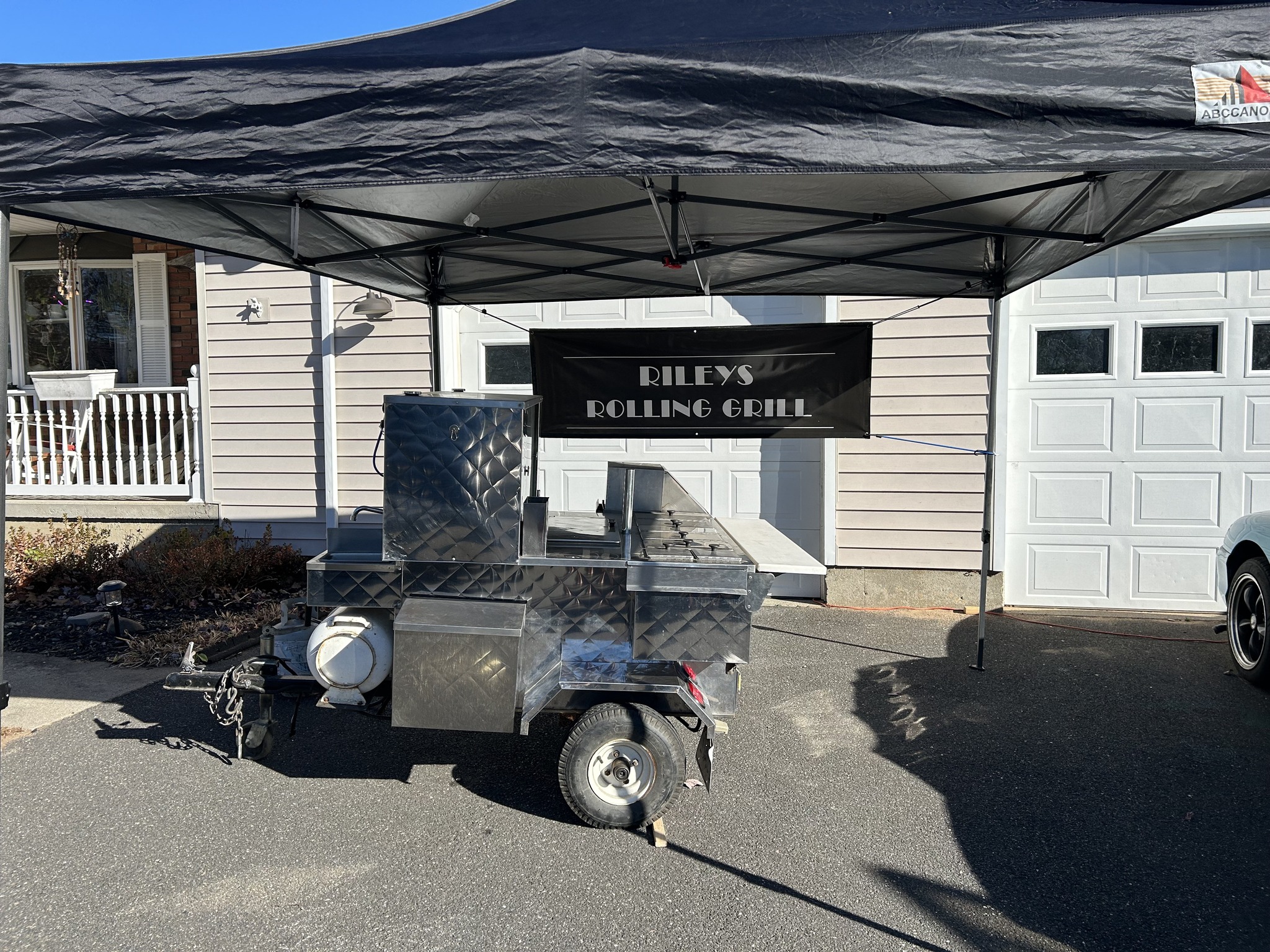 Rileys Rolling Grill