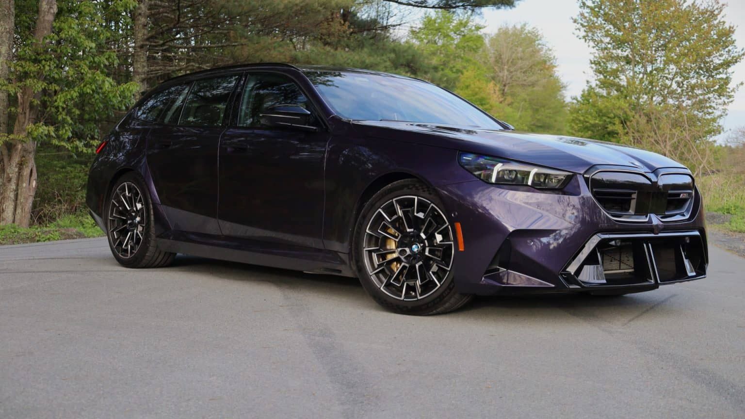 BMW M5 Touring hybrid delivers 727 horsepower