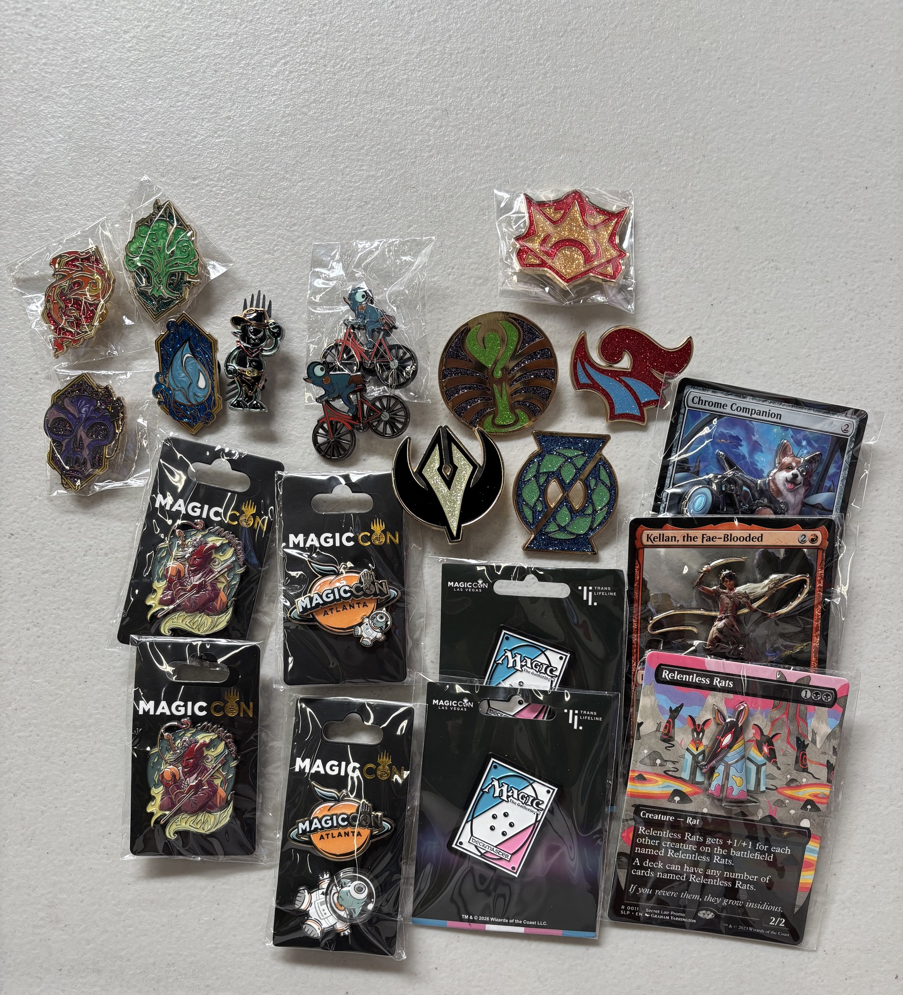 What pins are available at MagicCon Amsterdam?