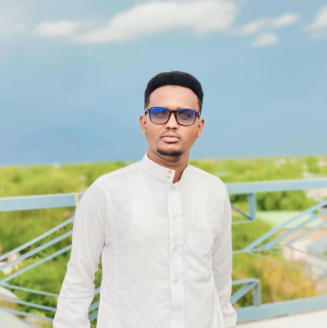 Gudoomiyaha magaalada Diif Abdi Dahir nuuriye oo bulshada deegankaasi ...