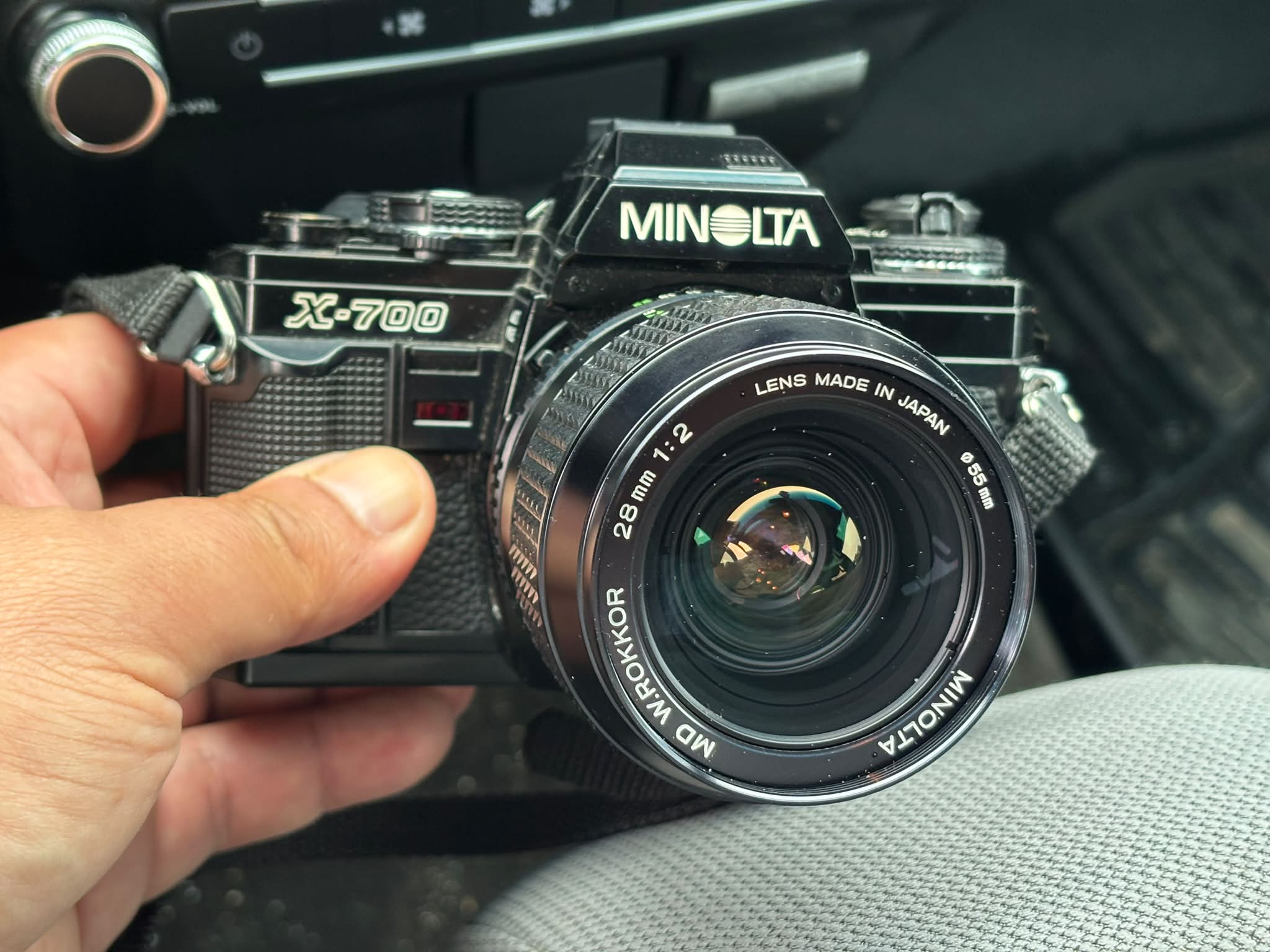 Minolta X700 camera review with 28mm lens