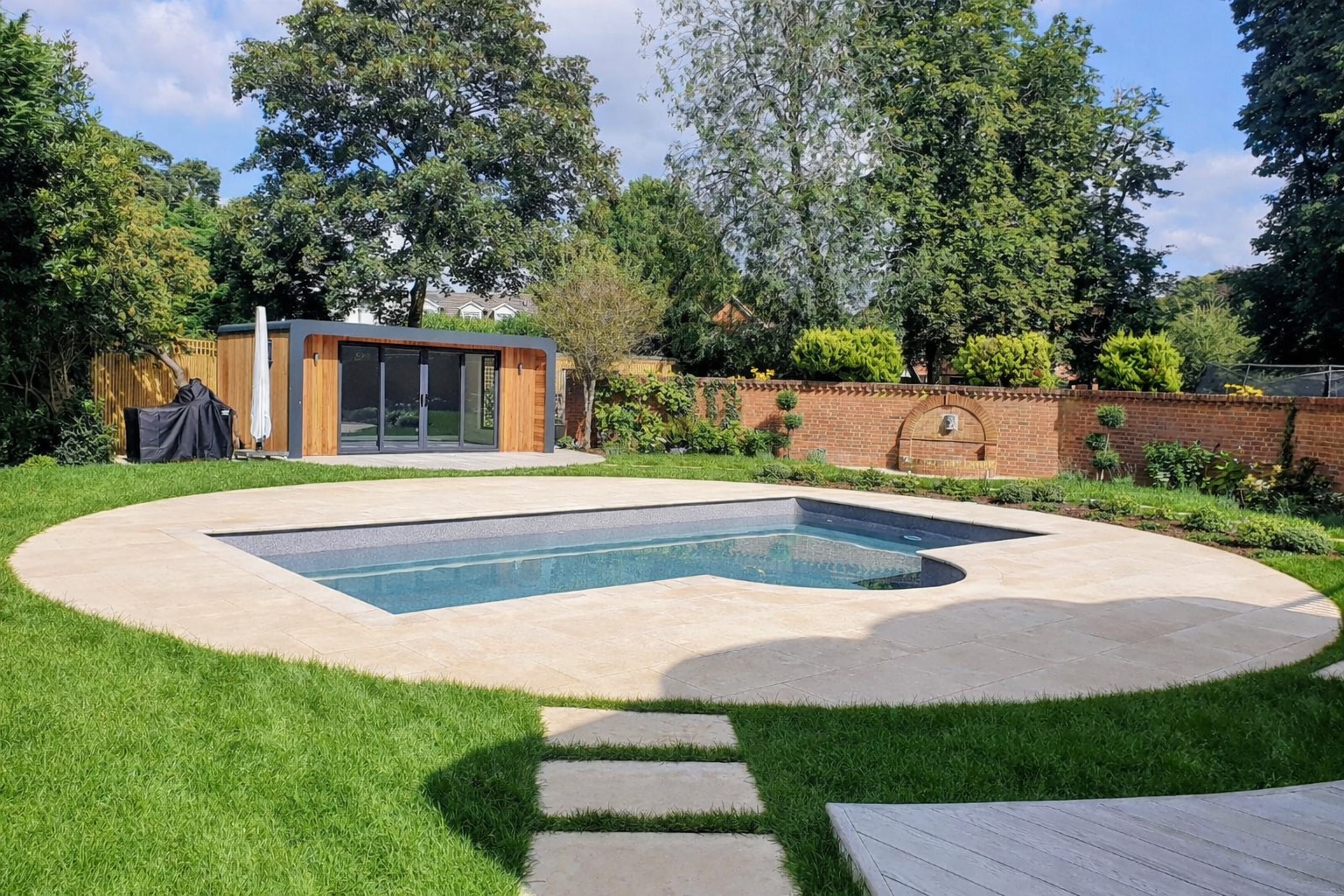 Gareth James Pools Ltd | Maidenhead