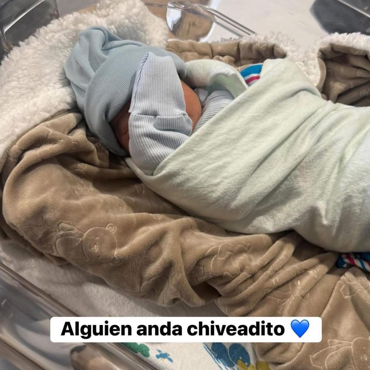 Baby Cesarin ya le quedan los calcetines 🧦 #fblifestyletyle #karleshion ...