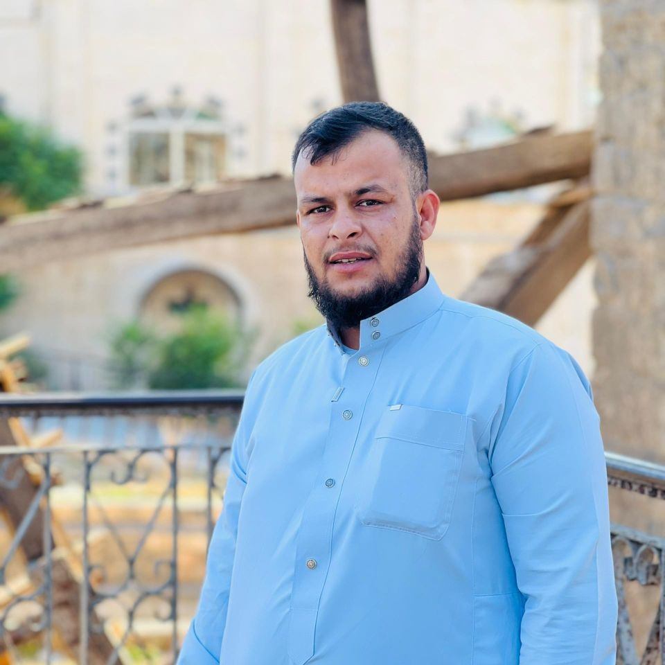 (عبد الرحمن حمص وجد والده الحقيقي) الله أكبر و الحمد لله بعد ٢٦ سنة ...