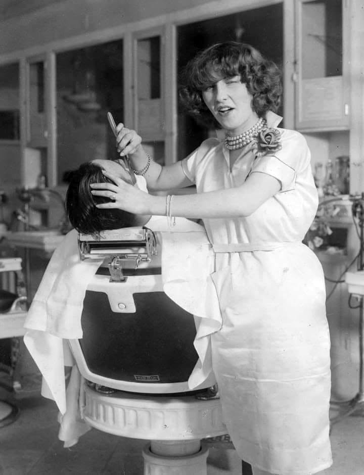 THE ART AND CRAFT OF HAIRDRESSING 1963年 The Art and Craft of