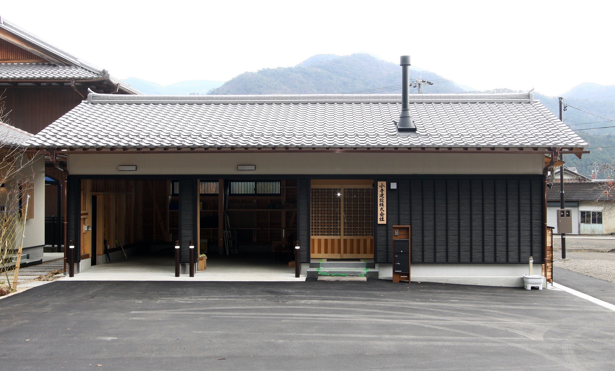 肩組手握り道祖神、倉田辰彦作