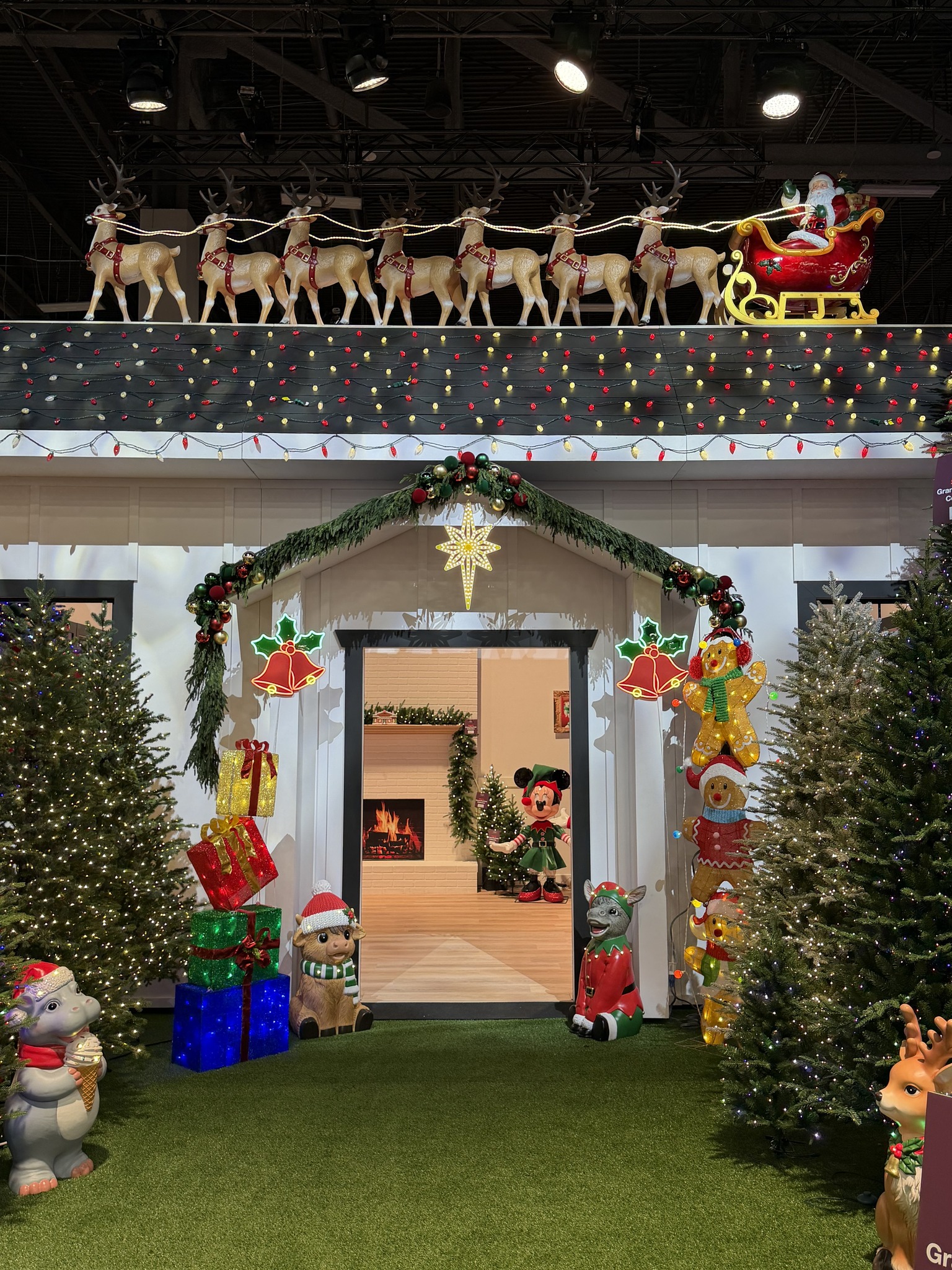 Joshua Roper Holiday Decorating Insight | Meridian ID