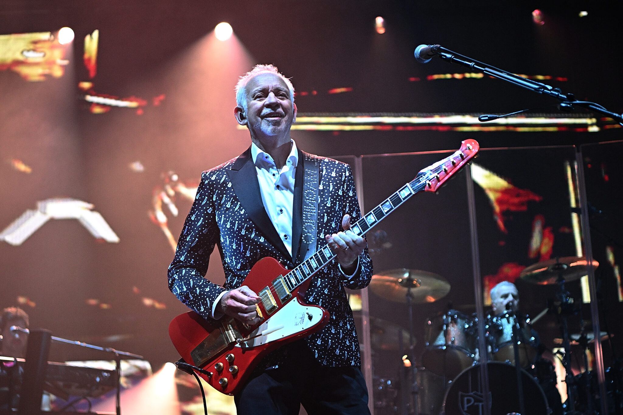 Anil Prasad interviews Phil Manzanera on music and projects