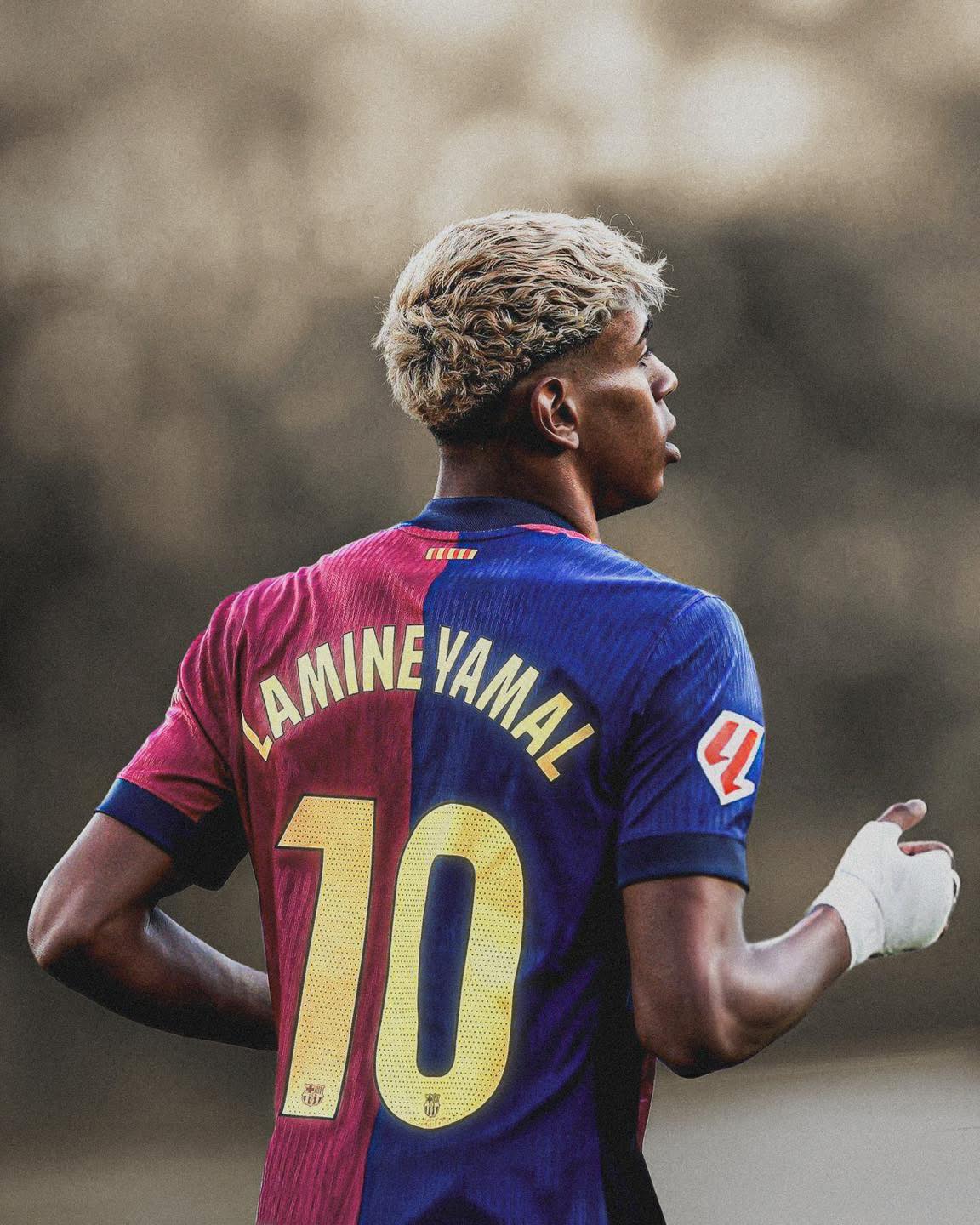 Lamine Yamal is FC Barcelona new number 10.
