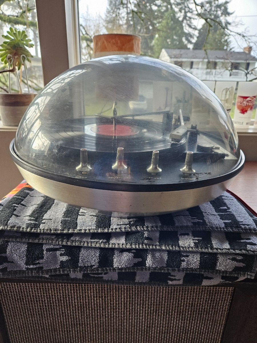 Refurbished 1970 Electrohome 860 Apollo record player
