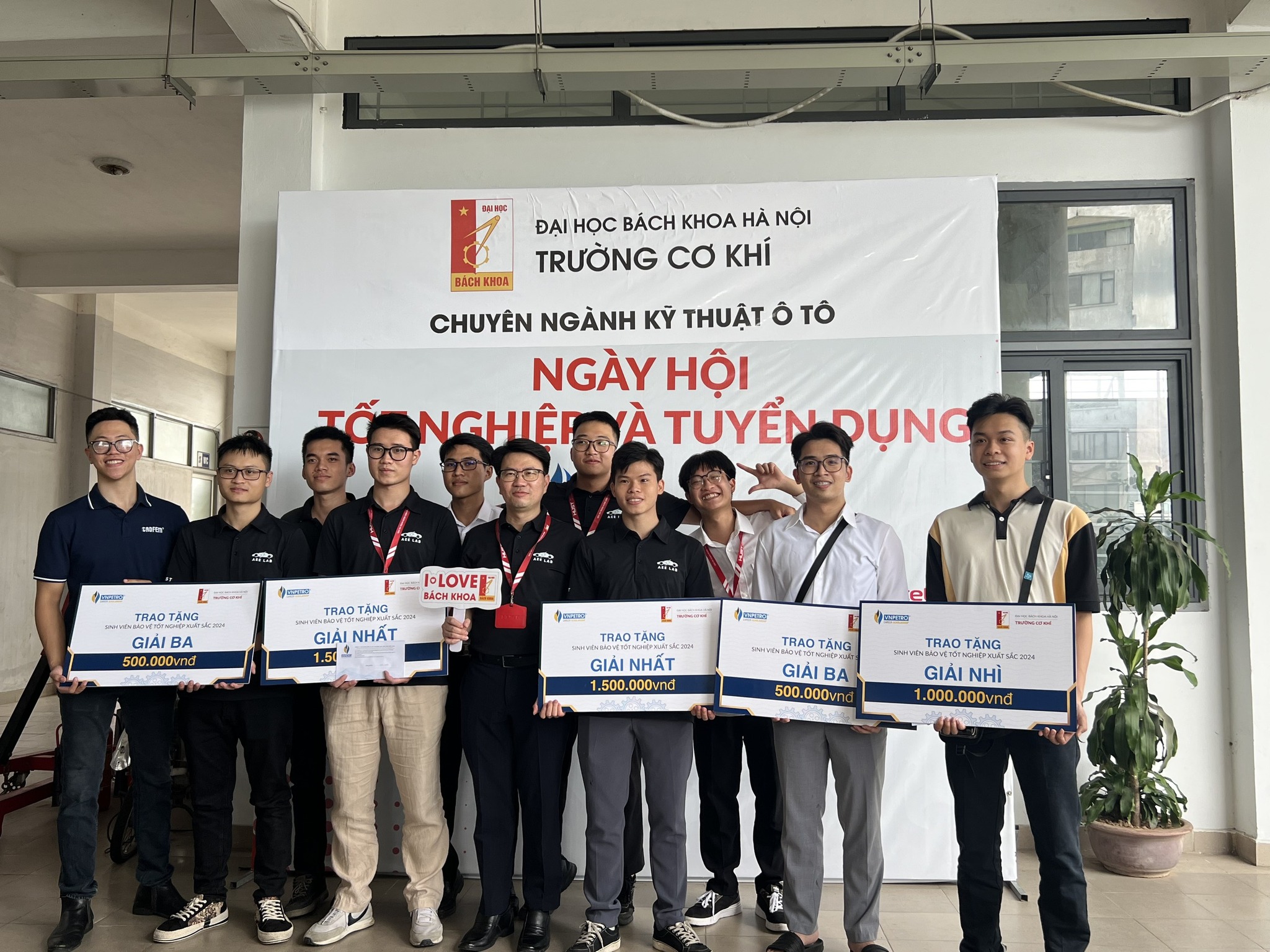 AEE LAB HUST - Chúng ta vui mừng và tự hào thông báo rằng... | Facebook