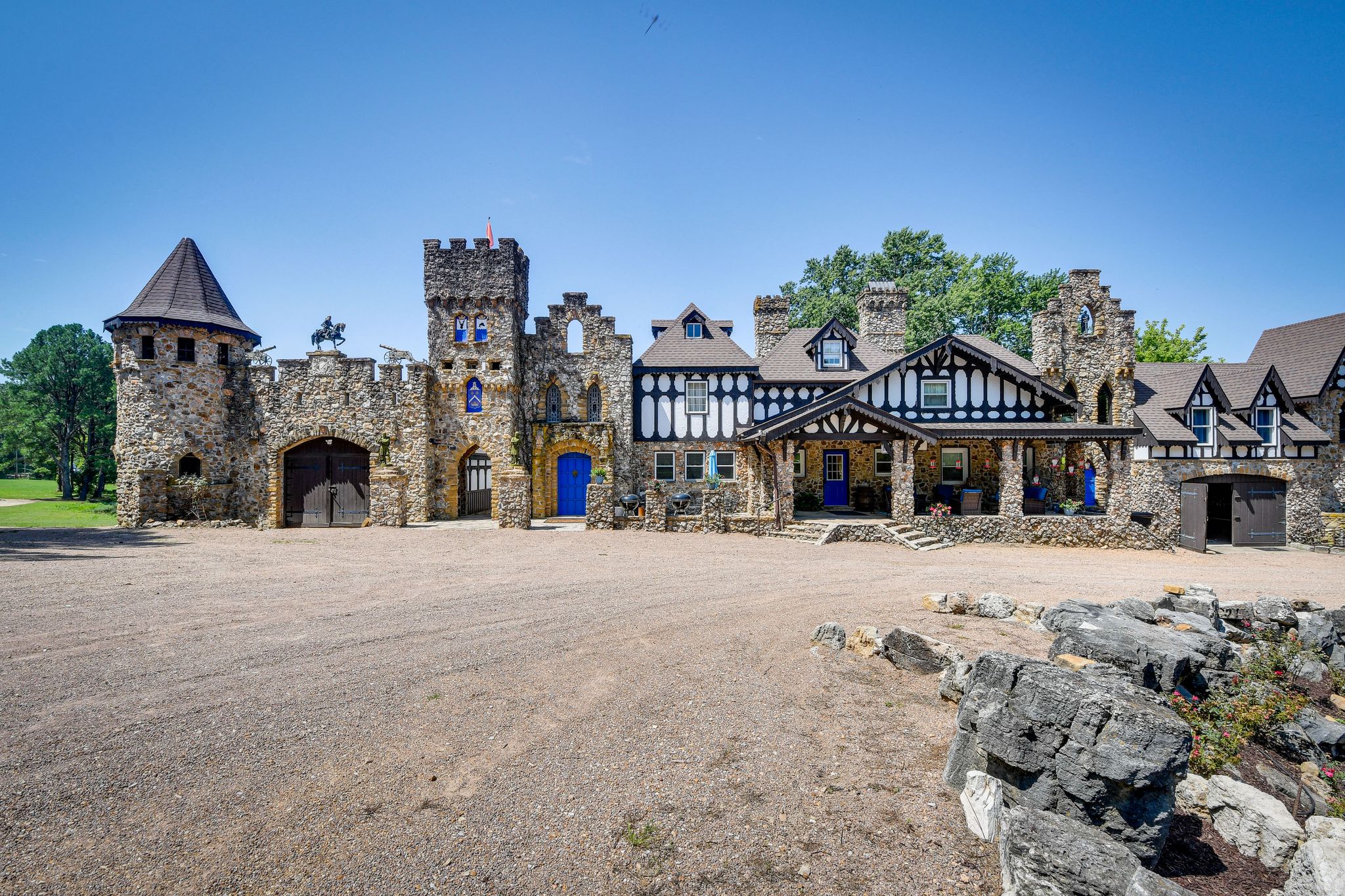 Twin Turret Farm & Castle | Saint Mary MO