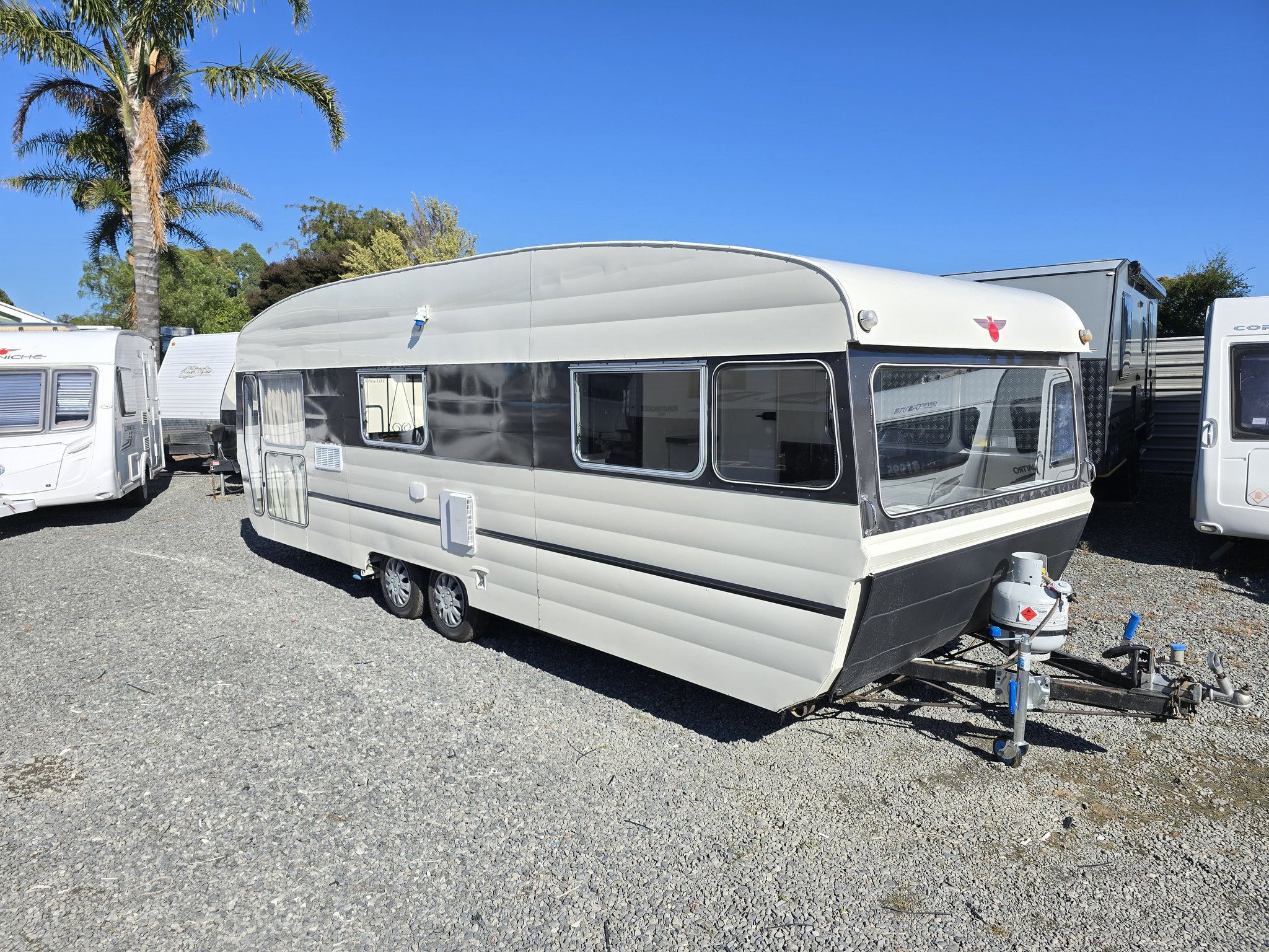 Fully self contained 1975 Alpha Colonia NZ made vintage caravan