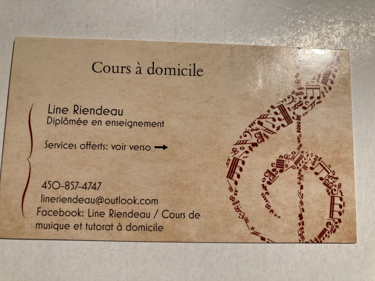 Cours de musique et tutorat à domicile - Line Riendeau