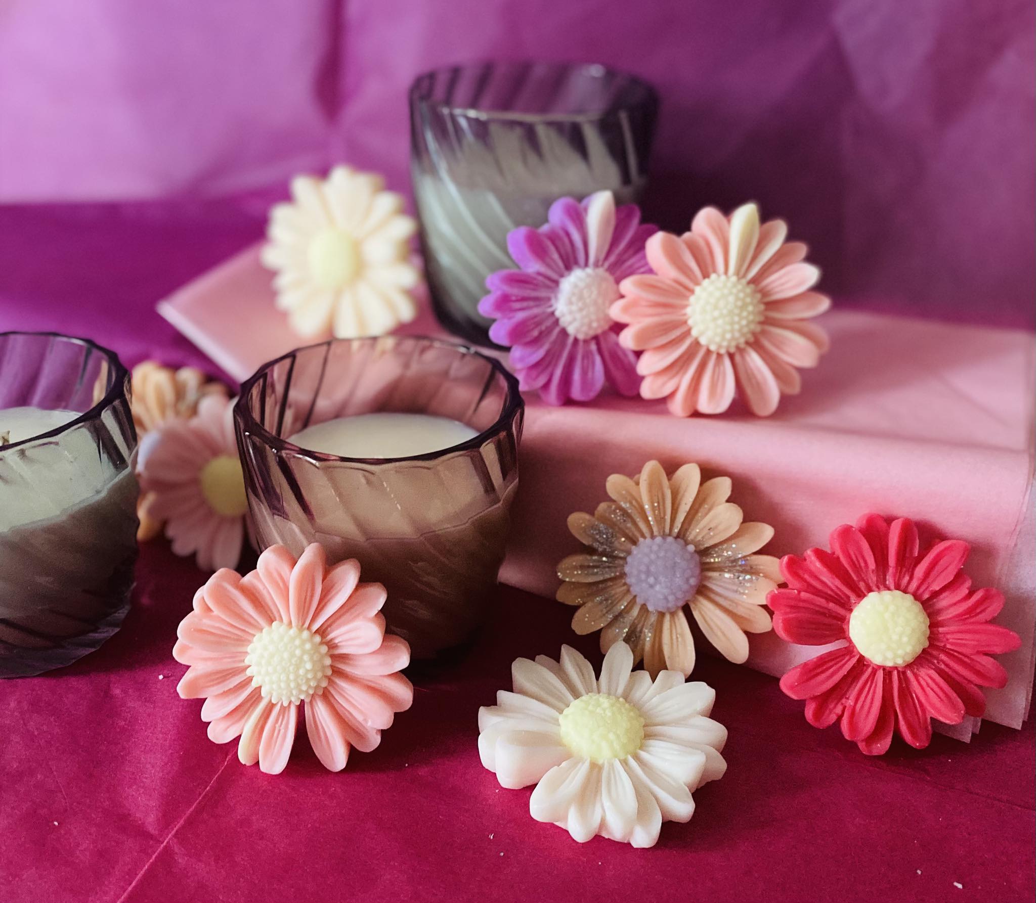 1000 Faux Pétales De Roses Artificielles + 24 Bougies LED Cœur Pour Décoration Romantique