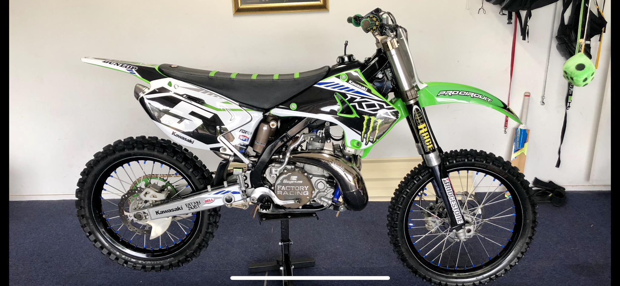 Love this beast.nothing better the an ol school 250
