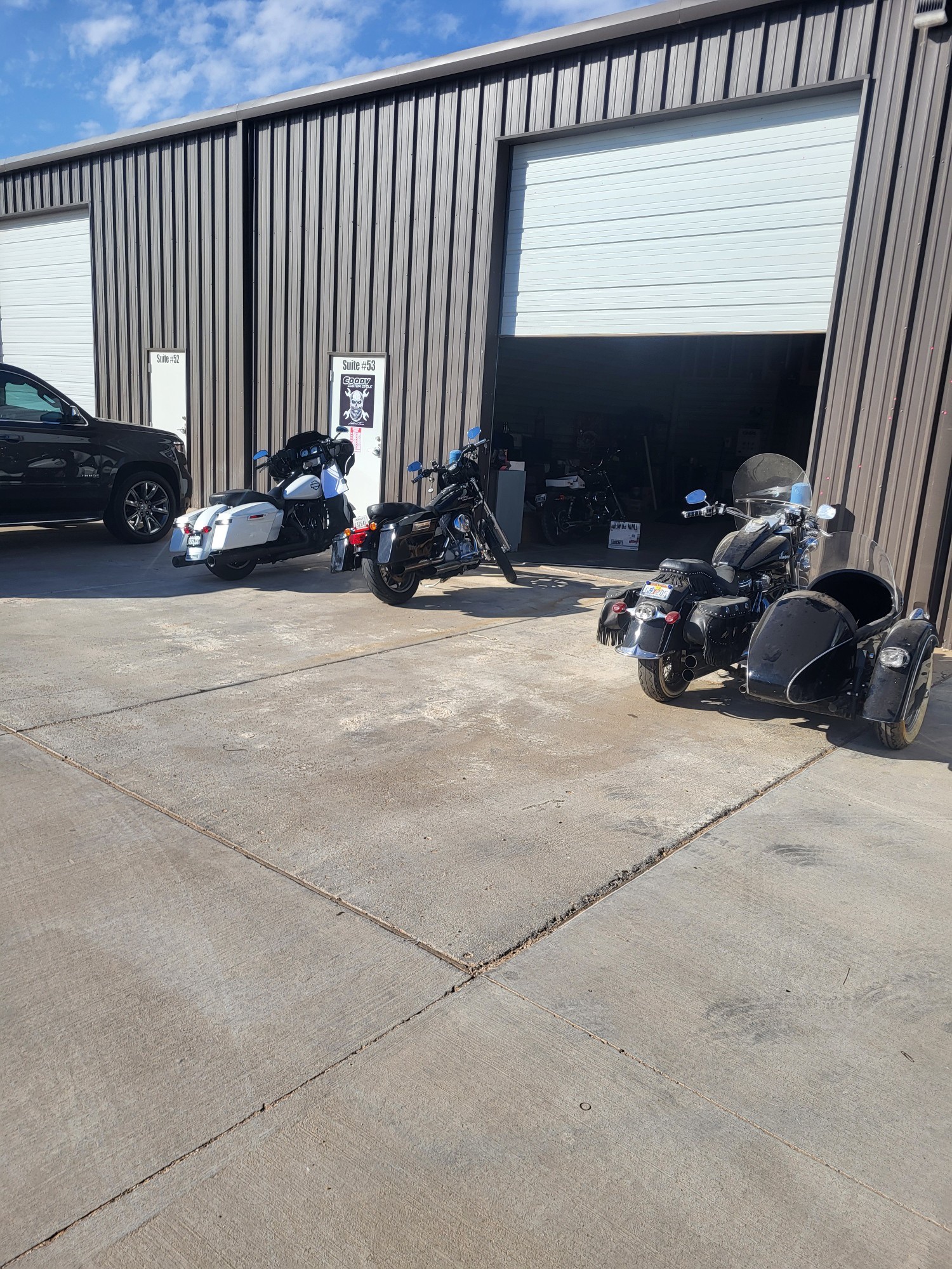 Lubbock - Finished up Billy's 97 #Roadking with Samson Cholo pipes ...